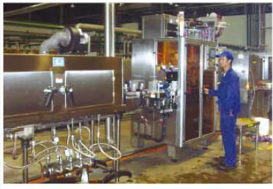 Vodootporan stroj za naljepnice sa steznim rukavima za PVC i PET boce