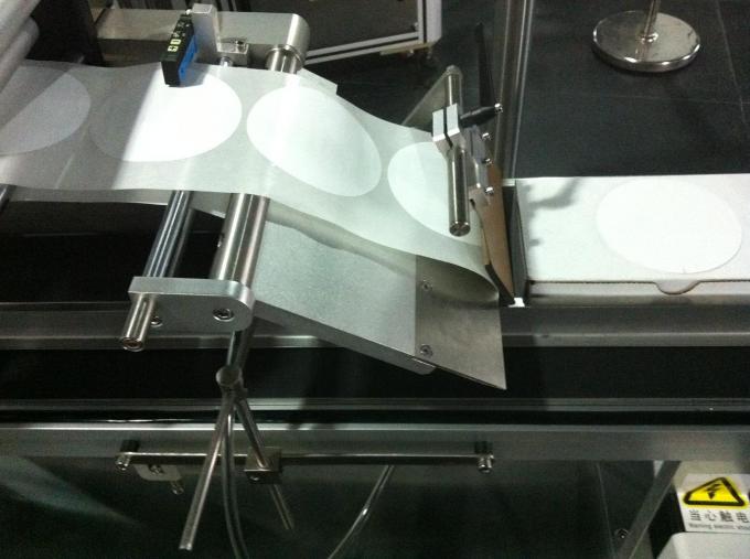 Samoljepljivi stroj za etiketiranje vrha za tegle / kartone / spremnike