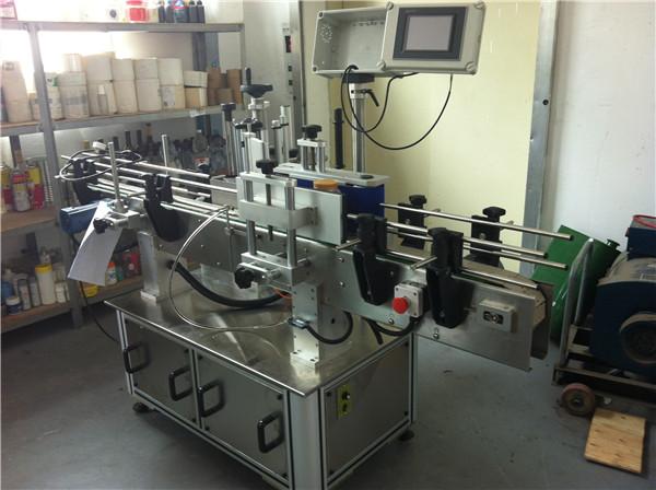 Aparat za naljepnice s naljepnicom brzine 45 m / min za boce s kvadratnom / okruglom / ravnom vodom