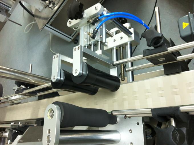 Stroj za etiketiranje samoljepljivih naljepnica na staklenim bocama, stroj za etiketiranje staklenih posuda