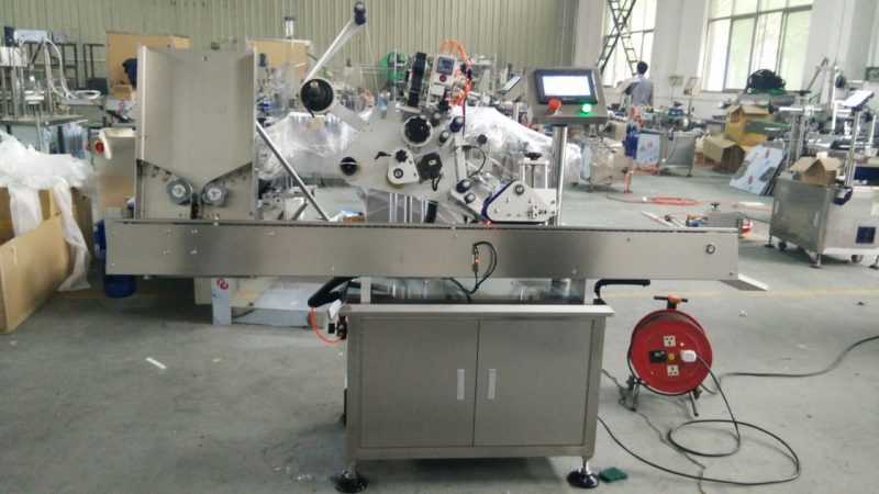 Kina velike brzine, male okrugle limenke, ljepljivi stroj, naljepnice za naljepnice za naljepnice u obliku crne boce za dobavljača kozmetike