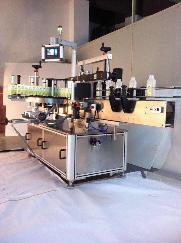 Kina piće Stroj za etiketiranje kvadratnih boca, obostrani naljepnica, naljepnica